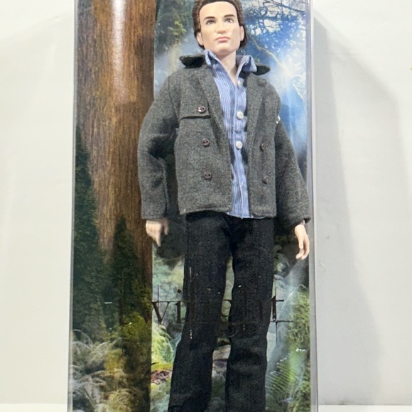 BARBIE Pink Label ~ Edward TWILIGHT Collectible Doll Mint in Box! - Picture 4 of 15